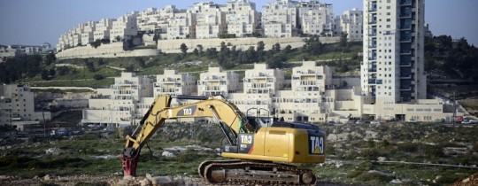 تعمل الجمعية على تنفيذ مخطط ضخم يستهدف ترحيل 1300 مقدسي من بلدات القدس