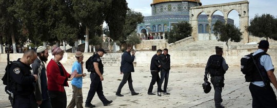مستوطنون يقتحمون الأقصى بحماية من قوات الاحتلال