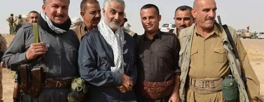 صورة لقاسم سليماني قائد فيلق القدس الايراني برفقة مقاتلين في العراق