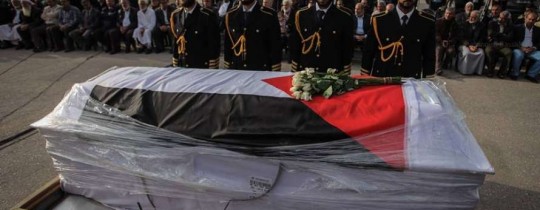 جثمان البطش لدى وصوله قطاع غزّة، الخميس
