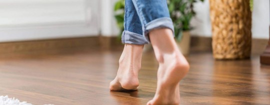 المشي على أصابع القدم