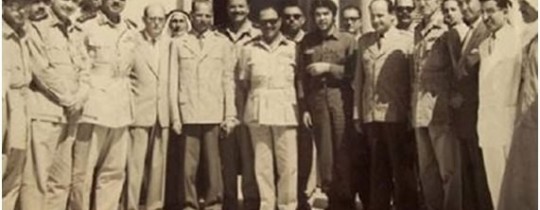 تشي غيفارا في قطاع غزة مع القادة الفلسطينيين والمصريين في مقر الحاكم العام أحمد سالم، يونيو، 1959