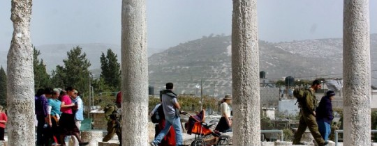 مستوطنون يقتحمون البلدة الأثرية في سبسطية