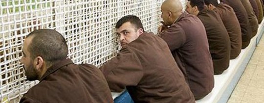 الأسرى للدراسات.. سلطات الاحتلال تمنع أسرى من الزيارات رغم اتفاق الإضراب