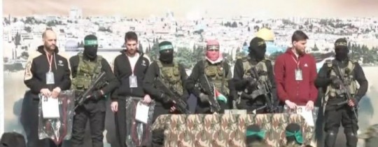 تسليم أسرى الاحتلال في خانيونس..