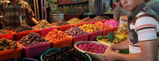 من أحد الأسواق بغزة