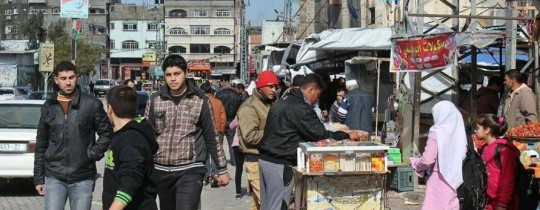يضطر الشباب في قطاع غزة للعمل على 