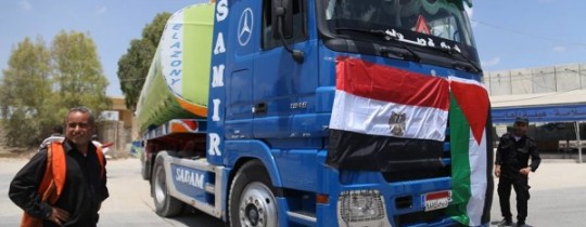 لليوم الثاني على التوالي.. استئناف دخول شاحنات الوقود المصري لغزة