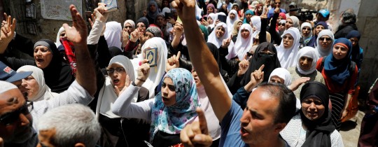 جانب من اعتصامات المقدسيين على أحد أبواب الأقصى - يوليو 2017