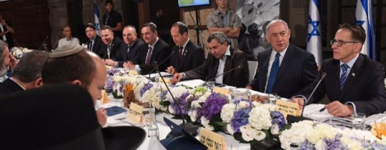 نتنياهو يقرر السماح لوزراء حكومته وأعضاء الكنيست اقتحام الأقصى