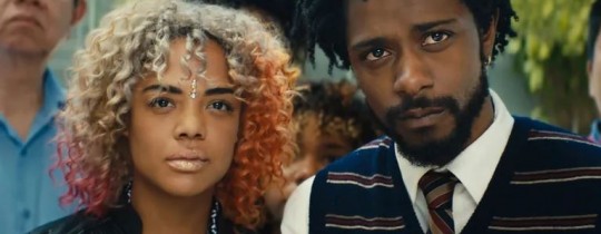 أحداث القصة تدور حول شخصية شاب أمريكي يُدعى كاسيوس غرين وصديقته