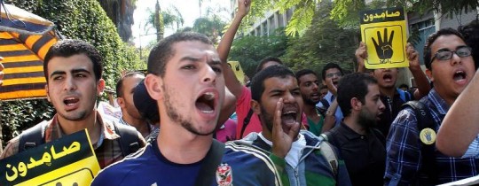 ويُنظّم مناصرو الجماعة تظاهرات مطالبةً بإسقاط النظام وإعادة مرسي للرئاسة