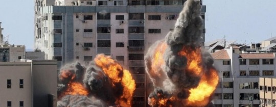 لحظة قصف برج الجلاء 