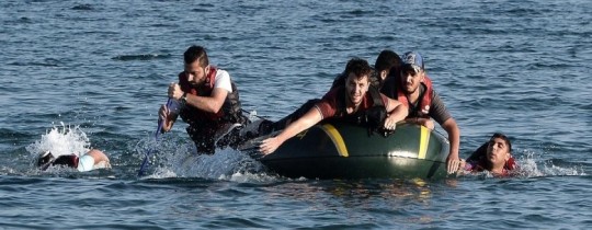 إنقاذ مهاجرين 