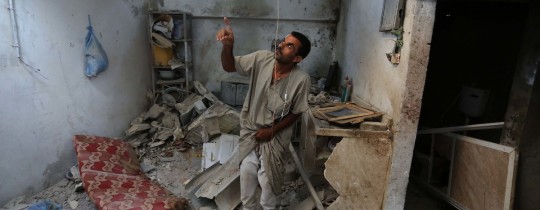 قصف منزل عائلة خماش في دير البلح (أشرف عمرة) 