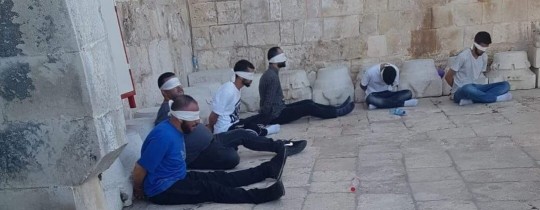 من الاعتقالات في الأقصى يوم الجمعة
