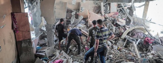 مدرسة في مخيم الشاطئ، وكالات