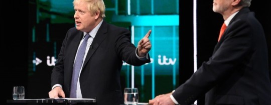 كوربن وجونسون خلال المنظارة