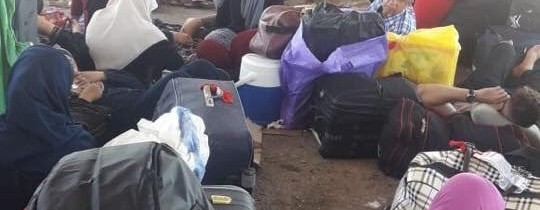 صور العالقين في الجانب المصري 