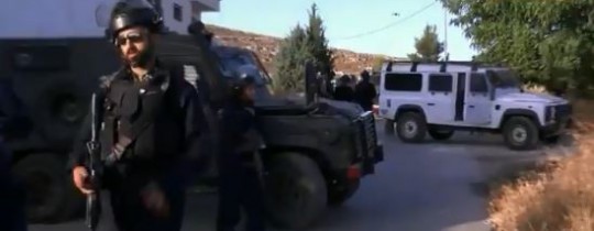 جانب من اقتحام قوات الاحتلال لمخيم العروب (الهدف)