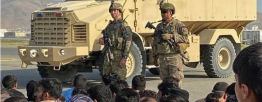 القوات الامريكية في مطار كابل