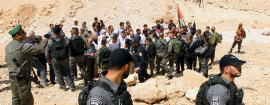 الخان الأحمر - ارشيف