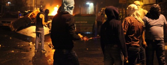 مواجهات ليلية بين شبان فلسطينين وجنود الاحتلال الإسرائيلي