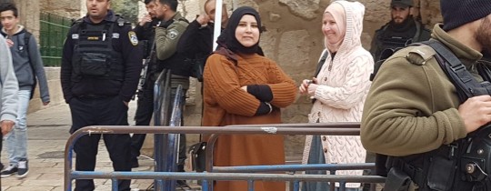 الاحتلال يعتقل سيدات من الأقصى