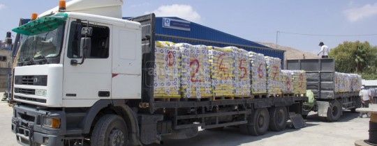 شاحنة محمّلة بالمستلزمات الطبية