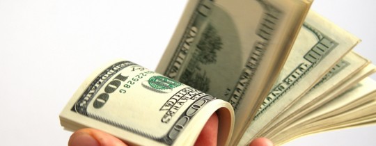 الدولار يهبط إلى 3.96 شيكل.