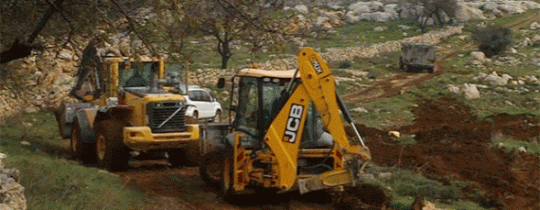 قوات الاحتلال تجرف أراضي شرق بيت لحم