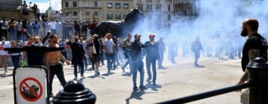 لندن- احتجاجات