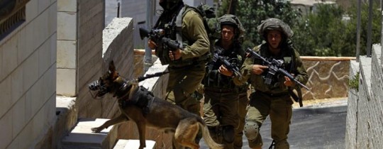 مداهمة منازل فلسطينية - ارشيف