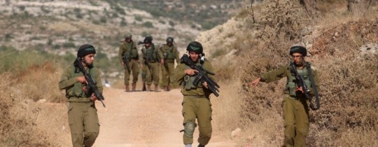 الاحتلال يقتحم غرب جنين ويُجري عمليات تمشيط في الجبال