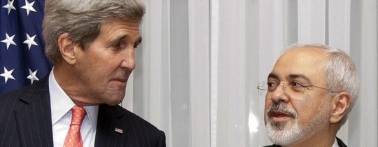 وزير الخارجية الإيراني محمد جواد ظريف و نظيره الأمريكي جون كيري 