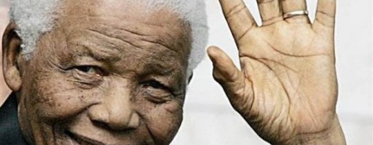 الكاتبة: مانديلا كان إنساناً قبل أن يكون رئيساً