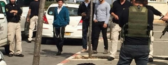 ارشيفية - الاسيرة حلوة الحمامرة وهي ملقاة على الارض بعد اطلاق النار عليها من جنود الاحتلال