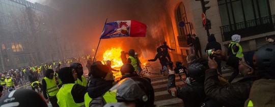 تظاهرات شعبية طالبت بإصلاحات اقتصادية في فرنسا - وكالات