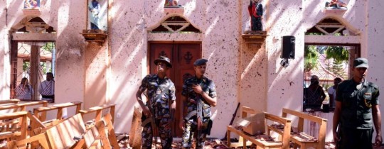 جانب من التفجيرات الإرهابية التي طالت كنائس وفنادق في سيرلانكا- وكالات