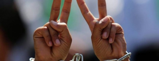 الأسيران أبو عكر والحسنات ينتصران على إدارة سجون الاحتلال