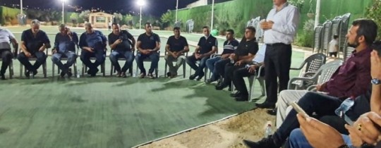 جانب من الاجتماع التشاوري للّجنة والأهالي- في قاعة الورود في مدينة عرابة البطوف.jpg
