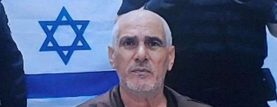 الصحفي ناصر اللحام أثناء محاكمته في "عوفر"
