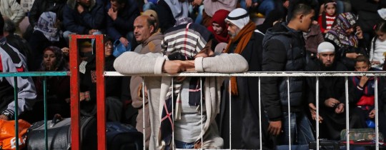 معبر رفح انتظار5.jpg