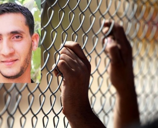 العويوي يعمل بإذاعة في الخليل وهو متزوج وأب لطفلين