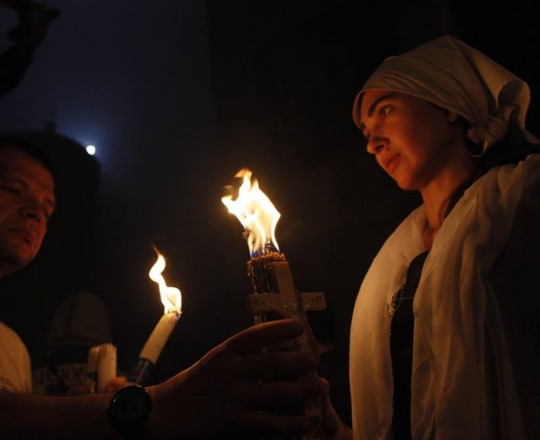 من الاحتفالات بسبت النور