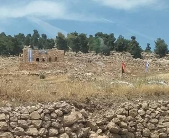 مستوطنون يستولون على منزل أثري جنوب الخليل