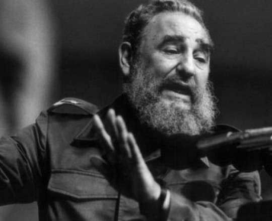 فيديل كاسترو