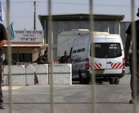 الاحتلال يُصدر أوامر اعتقال إداري بحق أسرى