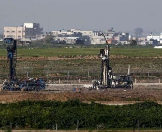 أعمال حفر وتجريف حول قطاع غزة - أرشيف