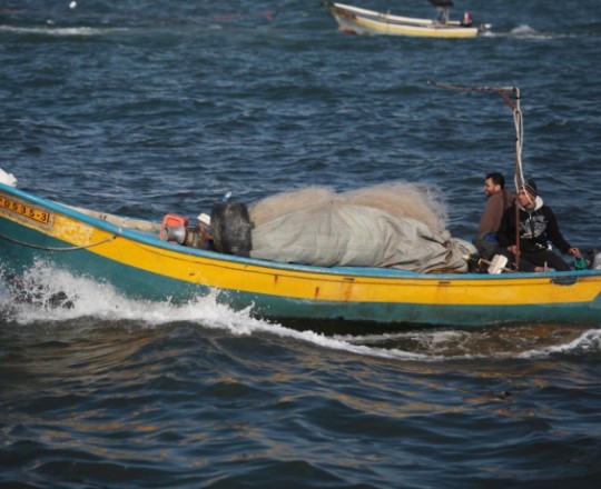 تعبيرية-صياد فلسطيني